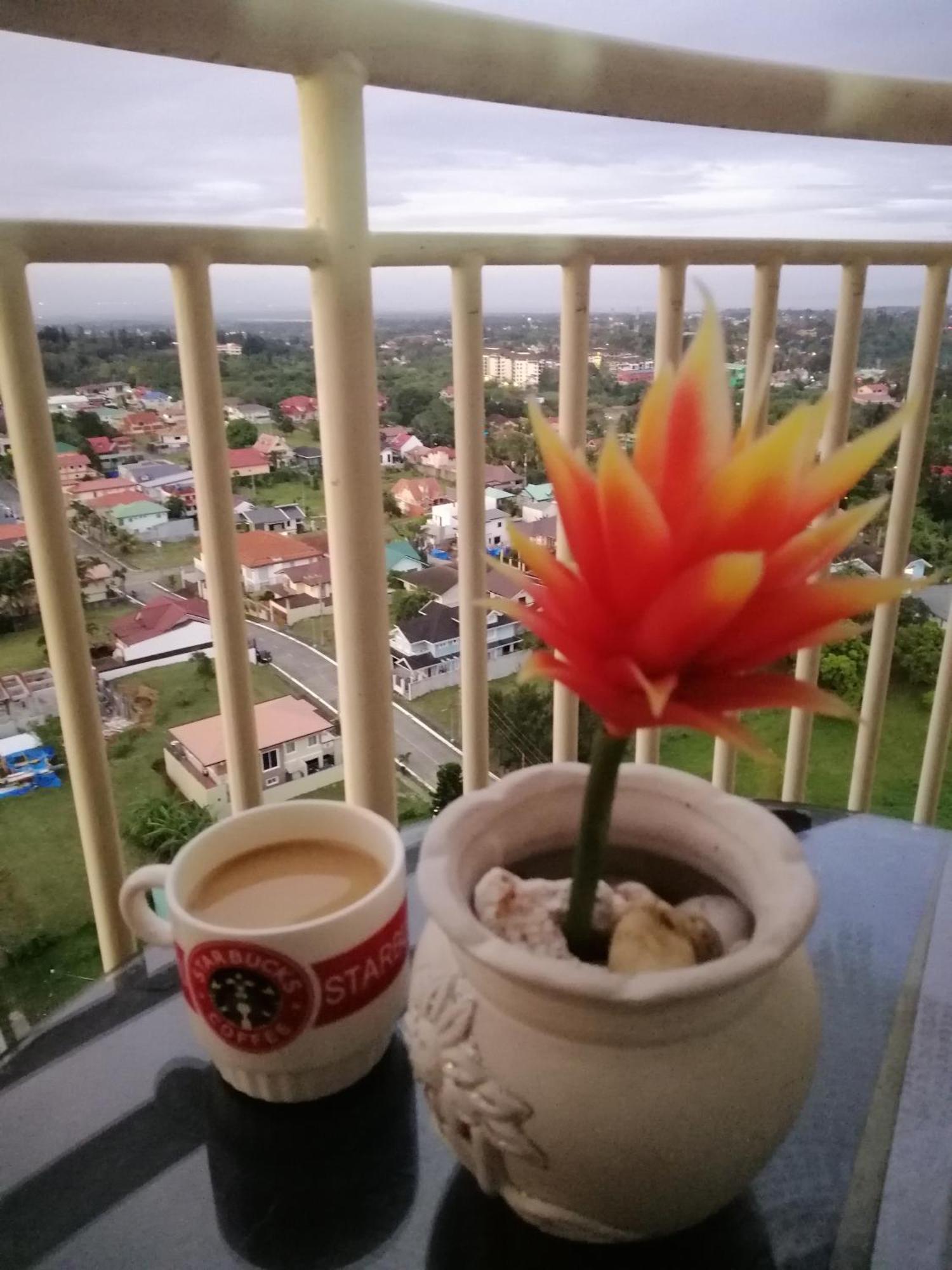 Tagaytay Condo With Overlooking Tagaytay City Exterior foto